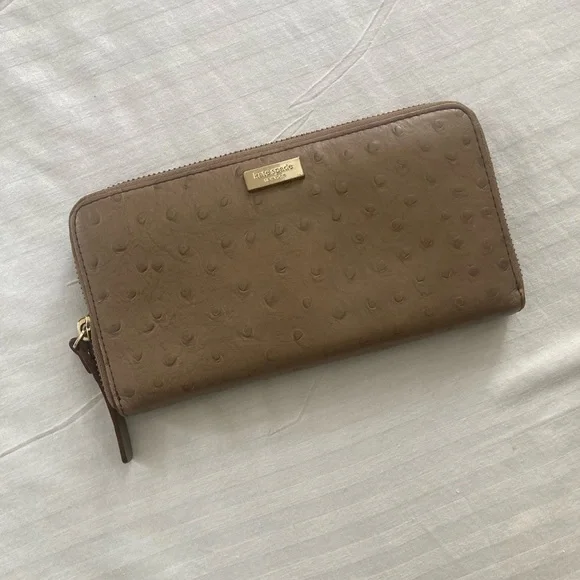 Kate Spade Embossed Wallet EUC - Picture 1 of 16